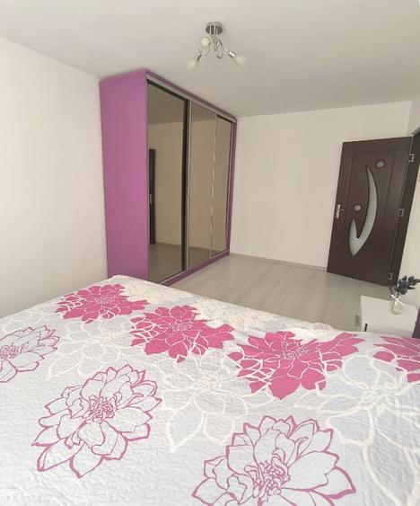 Apartament cu 3 camere semidecomandat în Astra