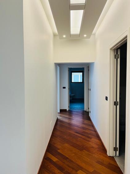 Apartament cu 5 camere decomandat în Primăverii