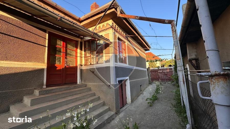 Casă cu 3 camere cu Teren 477 Mp în Central