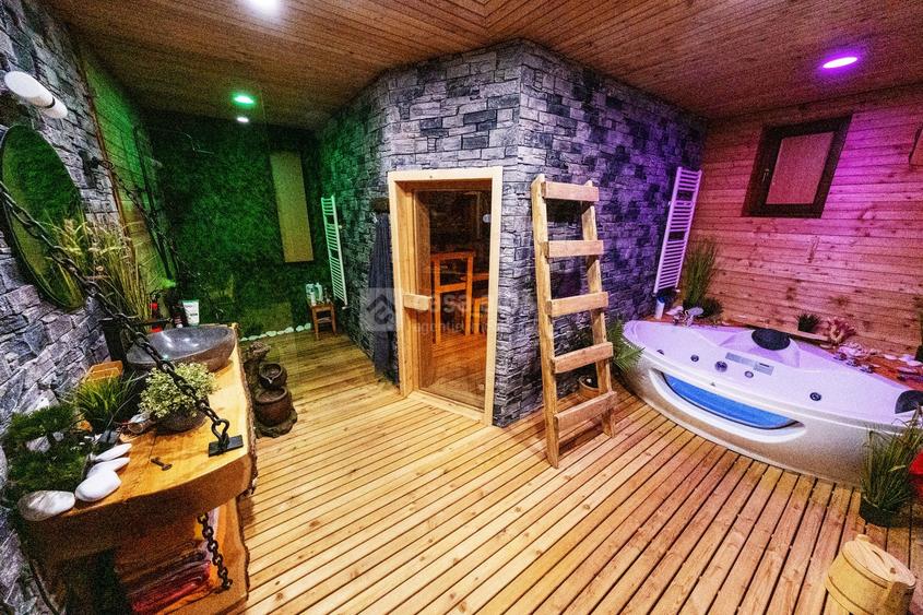 Casă individuală cu 7 camere cu Canalizare în Bucium