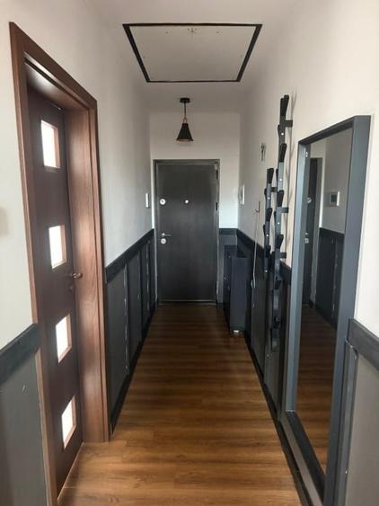 Apartament cu 2 camere decomandat, mobilat în Tractorul