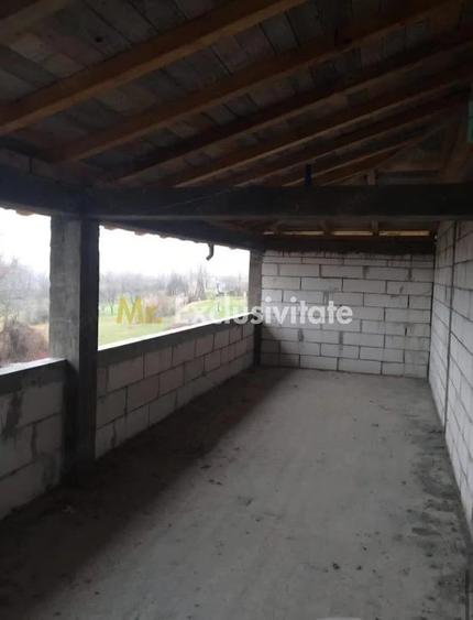 Casă cu 3 camere cu Teren 2172 Mp în Vedea