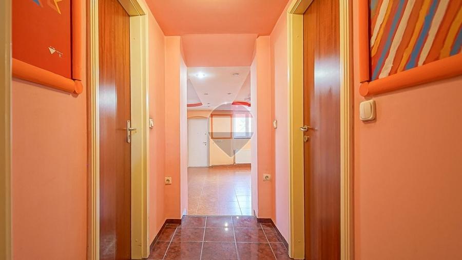Apartament cu 2 camere semidecomandat în Centrul Civic