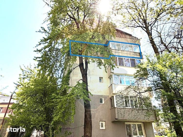 Apartament cu 3 camere decomandat în Cornișa
