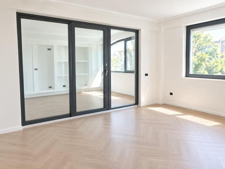 Apartament cu 3 camere decomandat în 1 Mai