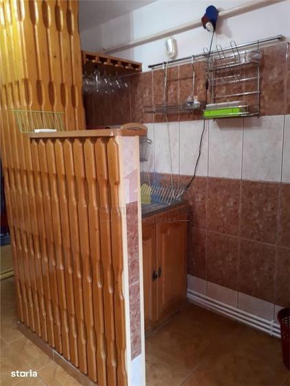 Apartament cu 3 camere decomandat în Buzaului