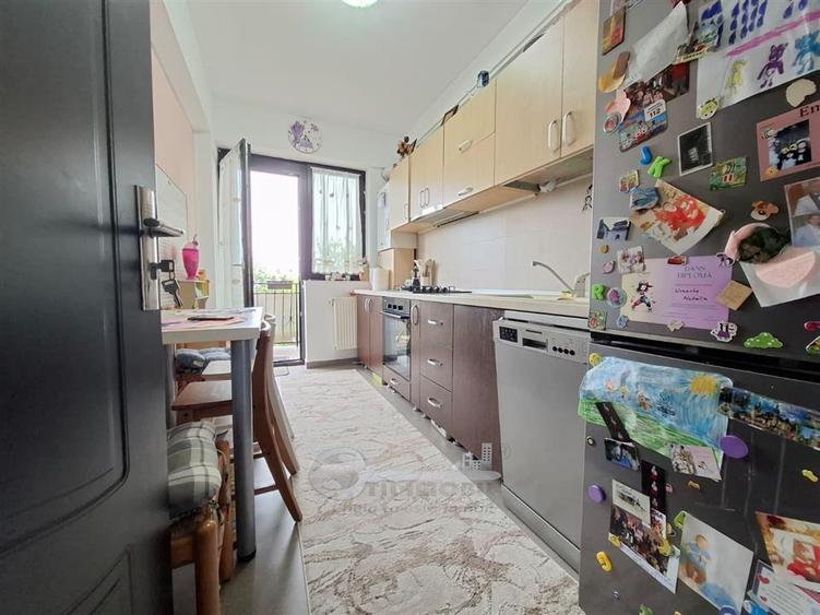 Apartament cu 2 camere decomandat, mobilat în Galata