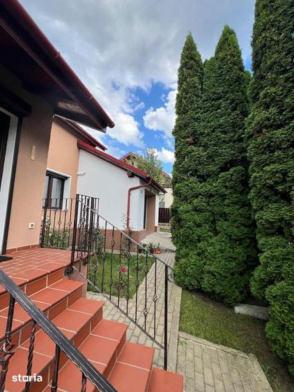 Casă cu 5 camere cu Teren 400 Mp în Bunloc
