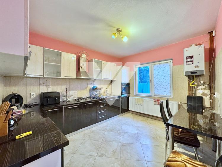 Duplex cu 5 camere cu Canalizare în Cârțișoara