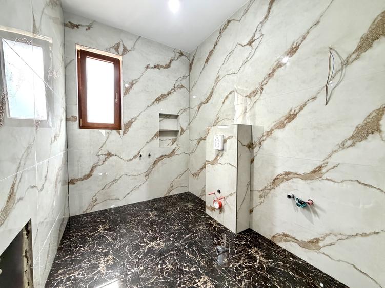 Duplex cu 4 camere cu Canalizare în Ghiroda