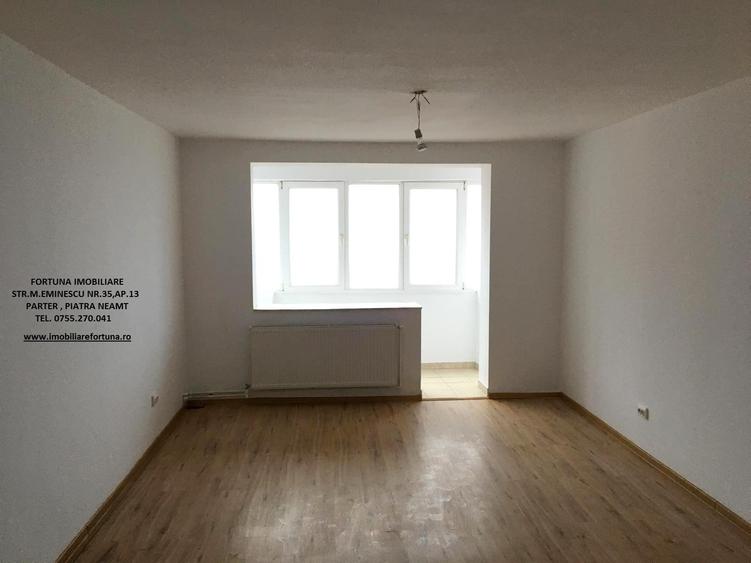 Apartament cu 3 camere decomandat în Mărăței