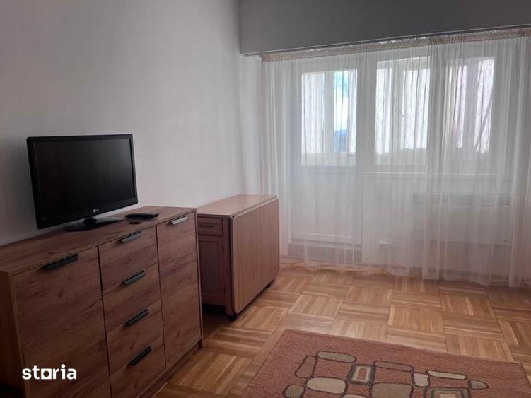 Garsonieră decomandată în Central