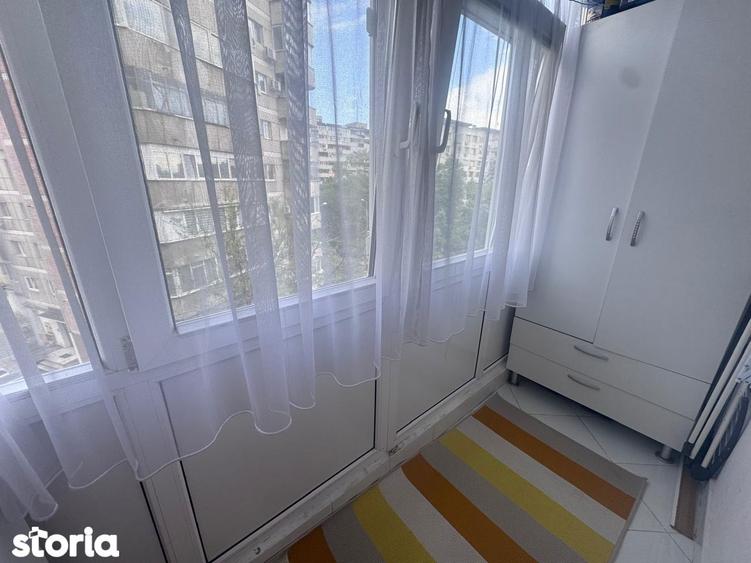 Apartament cu 3 camere decomandat în Drumul Taberei