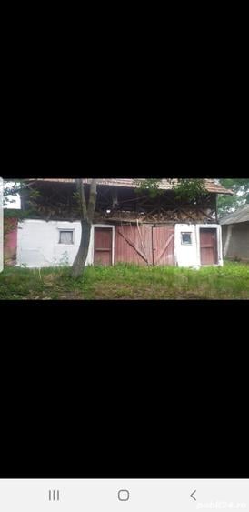 Casă cu 6 camere cu Teren 4000 Mp în Petrești