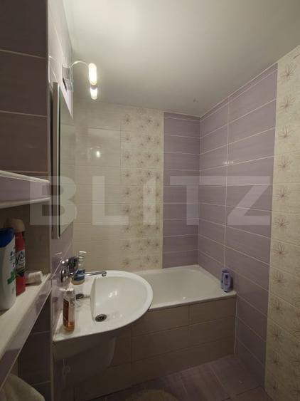 Apartament cu 4 camere decomandat, mobilat în Micro 16