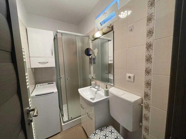 Apartament cu 2 camere semidecomandat în Cetate