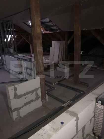 Apartament cu 5 camere decomandat în Cetate