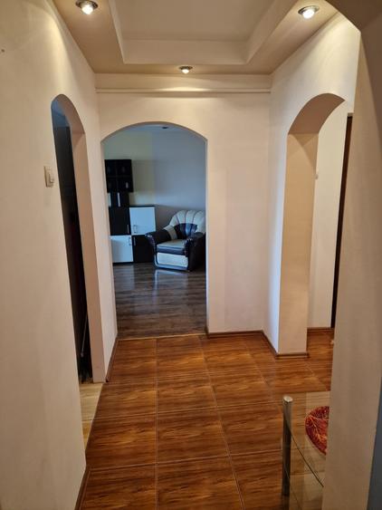 Apartament cu 2 camere decomandat în Vest