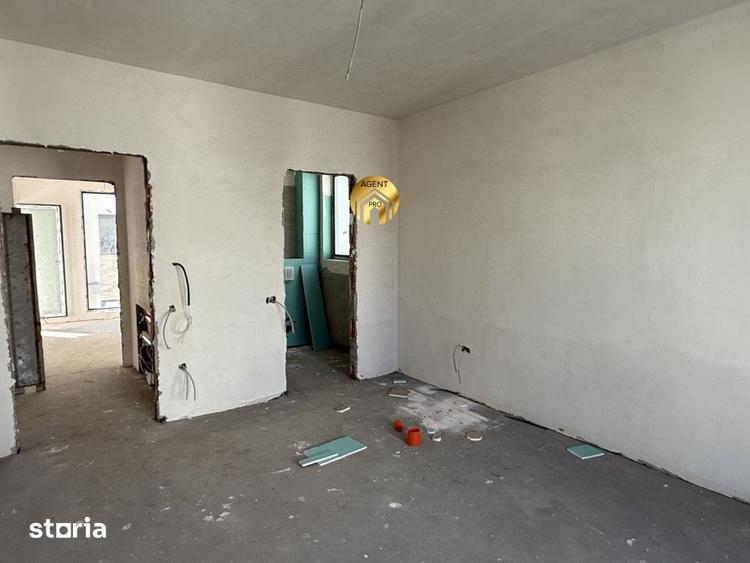 Casă cu 5 camere cu Teren 260 Mp în Central