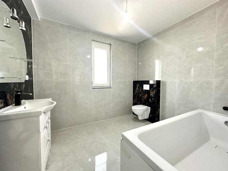 Duplex cu 5 camere cu Canalizare în Giarmata