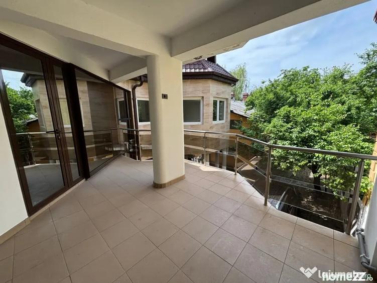 Casă cu 5 camere cu Teren 300 Mp în Colentina