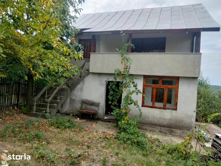Casă cu 3 camere cu Teren 2880 Mp în Băbana