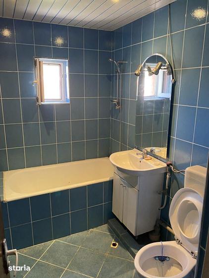 Apartament cu 3 camere decomandat în Micro 16