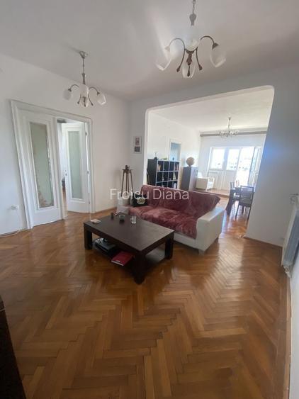 Inchisriez camera in aprtament Piata Romana