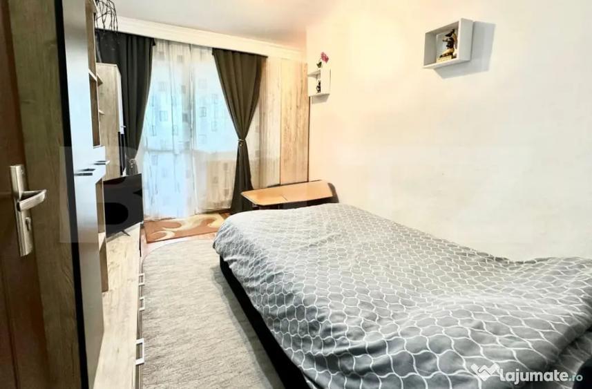 Apartament cu 5 camere decomandat în Cetate