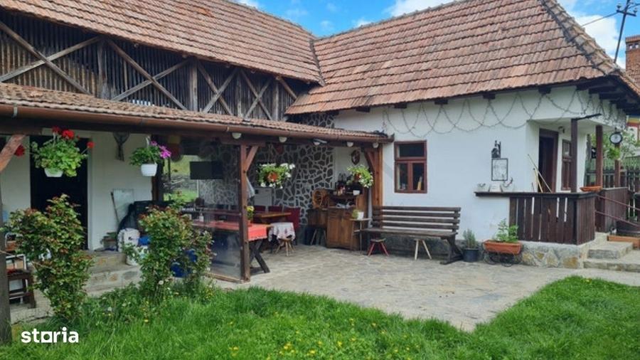 Casă cu 4 camere în Albești