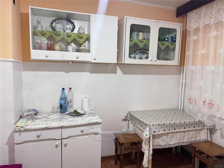 Apartament cu 2 camere decomandat, mobilat în Nicolina
