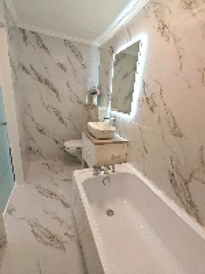 Apartament cu 4 camere decomandat în Decebal