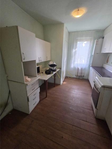 Apartament cu 4 camere decomandat în Sud