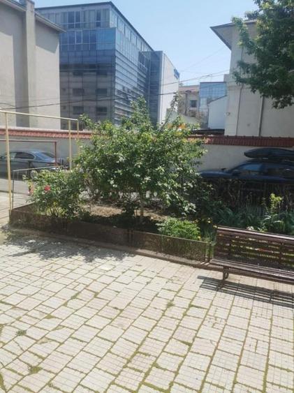 Inchiriez spatiu comercial 24 mp -  Calea Dorobanti 62 - 12