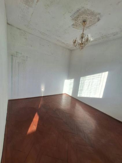 Apartament cu 2 camere nedecomandat în Central