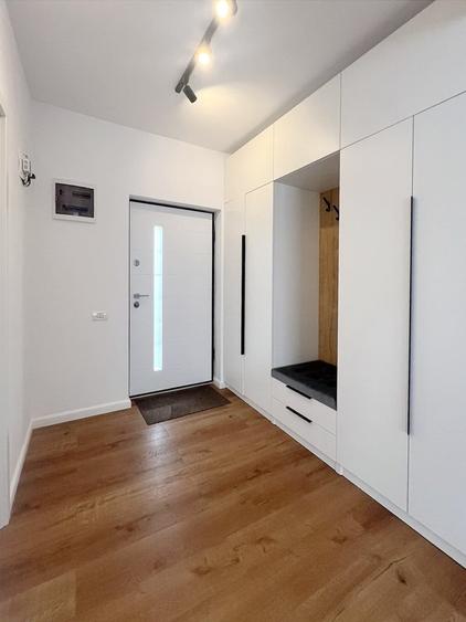 Casă individuală cu 5 camere cu Canalizare în Ultracentral