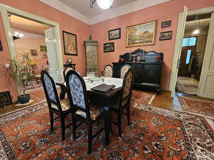 Apartament cu 4 camere decomandat în P-ța Maria