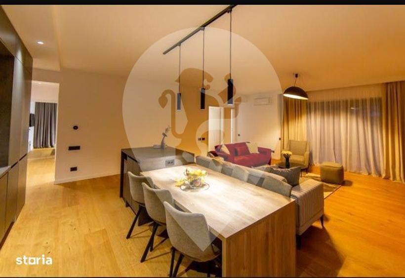 Apartament cu 4 camere, mobilat în Central
