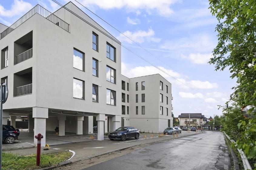 Apartament cu 3 camere decomandat, mobilat în Odăi