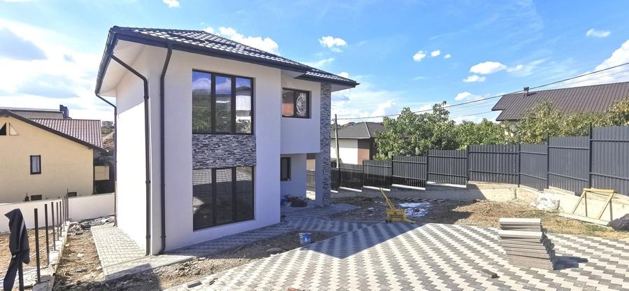 Casă cu 4 camere cu Teren 330 Mp în Bucium