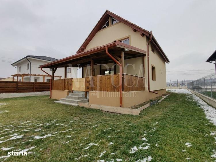Casă cu 4 camere în Sânnicoară