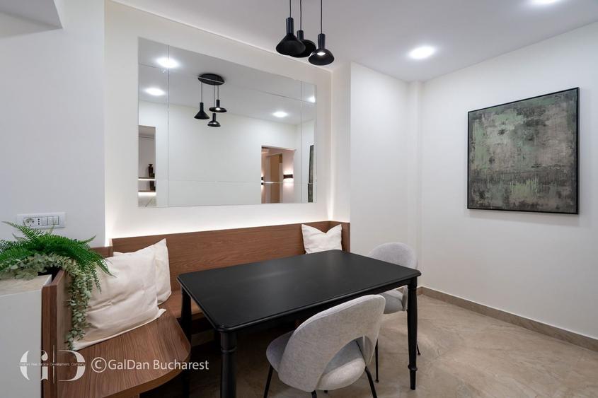 Apartament cu 3 camere, mobilat în P-ța Universității