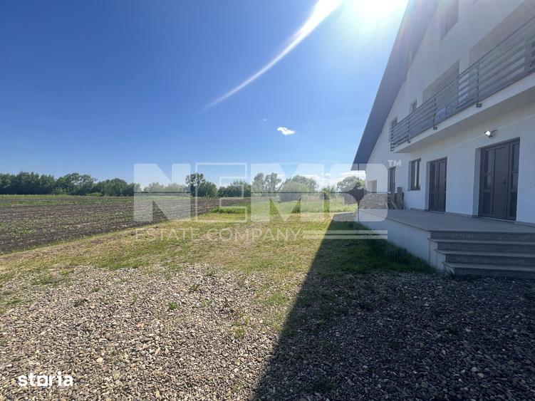 Casă cu 4 camere cu Teren 549 Mp în Vatra Moldoviței