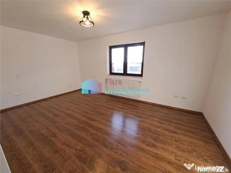 Casă cu 6 camere cu Teren 759 Mp în Liteni (Moara)