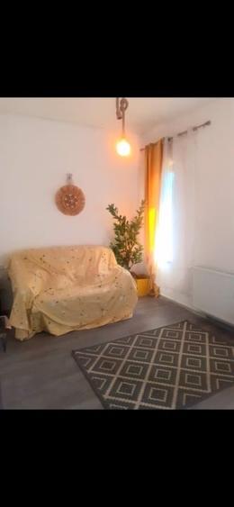 Casă individuală cu 3 camere cu Canalizare în Moșnița Nouă