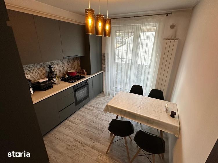 Apartament cu 3 camere decomandat în Rediu