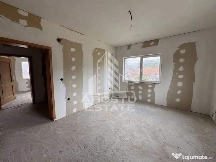 Casă cu 7 camere cu Teren 1100 Mp în Fărcădin