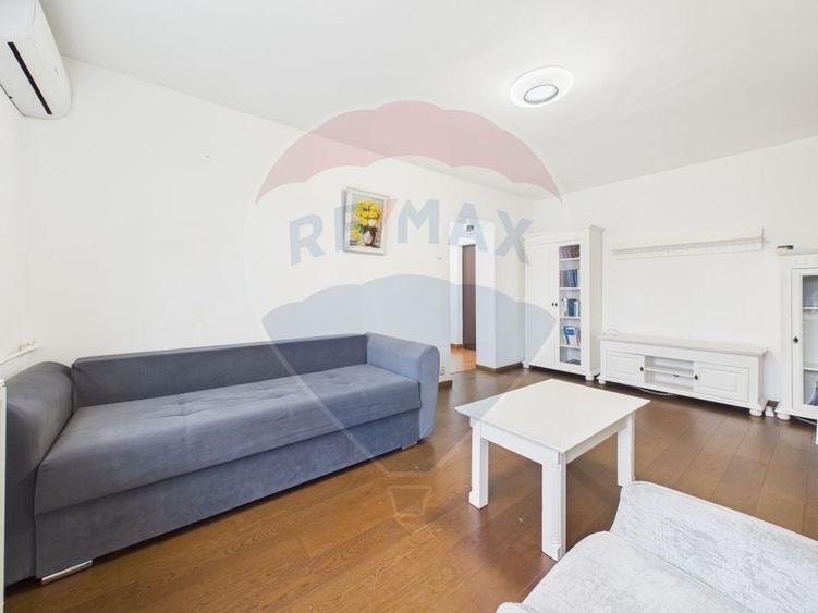 Apartament cu 2 camere semidecomandat, mobilat în Titan