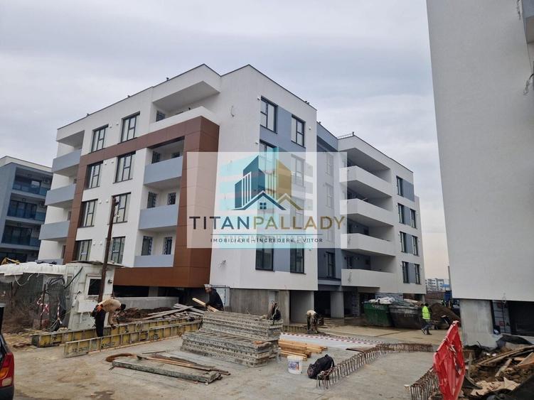 Apartament cu 3 camere decomandat în Titan
