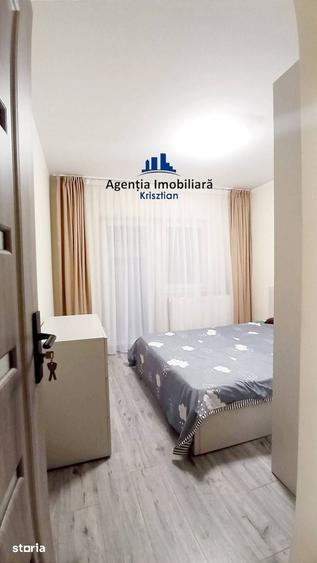 Apartament cu 3 camere decomandat în Micro 17